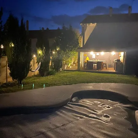 Maison De 5 Chambres, Piscine Villa